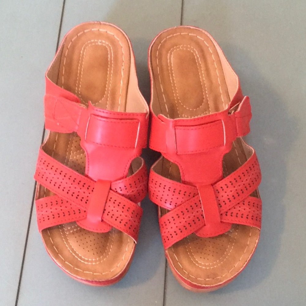 Pre Owned Adjustable Leather Slip On Orthopedic/Non Slip Type Sandals Sz 8.5